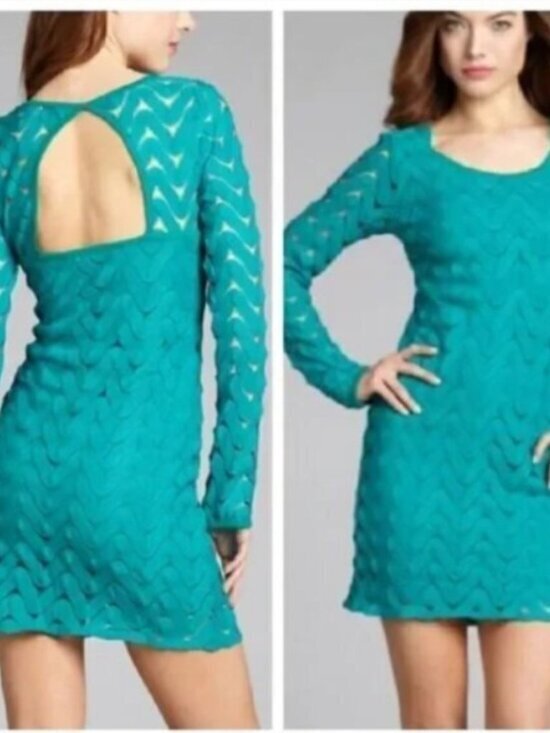Free People Dresses & Skirts - Free People Wild Thing Crochet Lace Key Hole Back Size Small